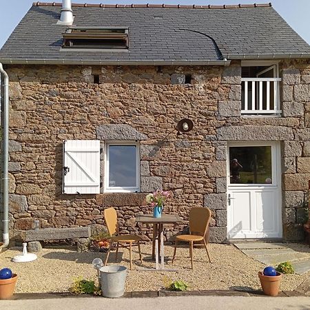 Ker Adsav Bed and Breakfast Saint-Pierre-de-Plesguen Eksteriør billede