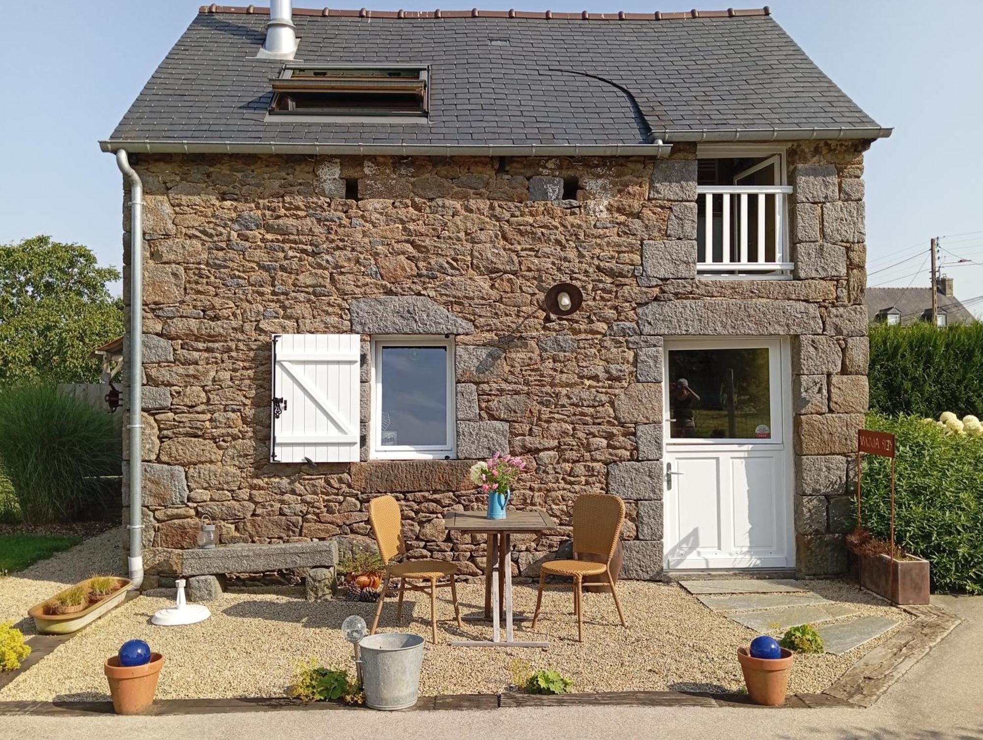 Ker Adsav Bed and Breakfast Saint-Pierre-de-Plesguen Eksteriør billede